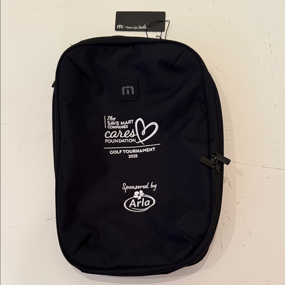 Travis Matthews golf shoe bag new with tags. Black.
